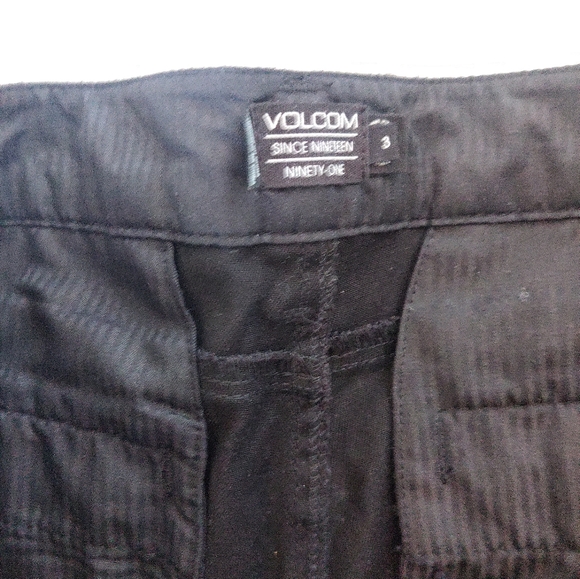Volcom black shorts - Picture 3 of 3